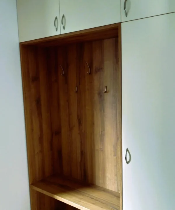 vstavaná skriňa na mieru od AMAS INTERIER